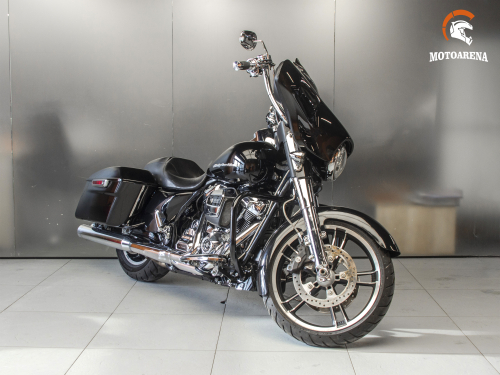 Harley-Davidson Street Glide FLHX-2018 фото 2
