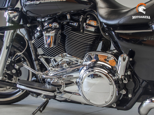 Harley-Davidson Street Glide FLHX-2018 фото 13