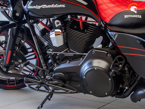 Harley-Davidson Road Glide Special фото 15