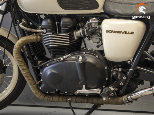 Triumph Bonneville T100 фото 13