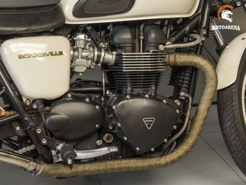 Triumph Bonneville T100 фото 15