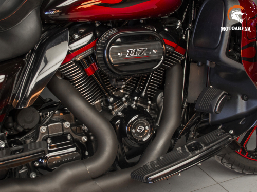 Harley-Davidson CVO Road Glide Limited фото 10